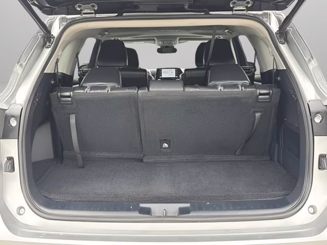 2022 Celestial Silver Metallic Toyota Highlander XLE AWD SUV