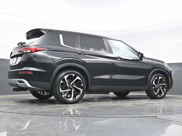 2022 Black Diamond Mitsubishi Outlander SE 4X4 SUV