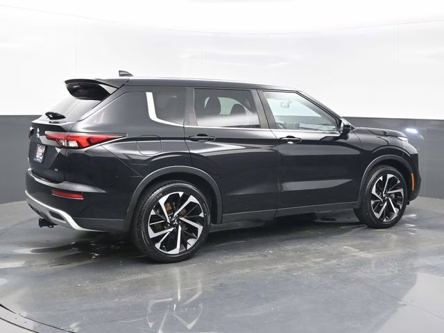 2022 Black Diamond Mitsubishi Outlander SE 4X4 SUV