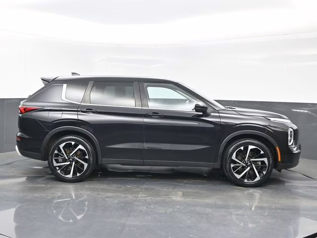 2022 Black Diamond Mitsubishi Outlander SE 4X4 SUV