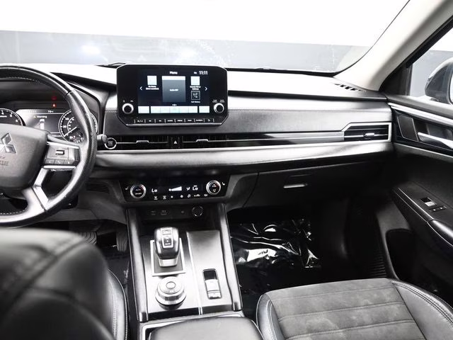 2022 Black Diamond Mitsubishi Outlander SE 4X4 SUV