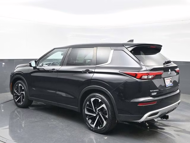 2022 Black Diamond Mitsubishi Outlander SE 4X4 SUV
