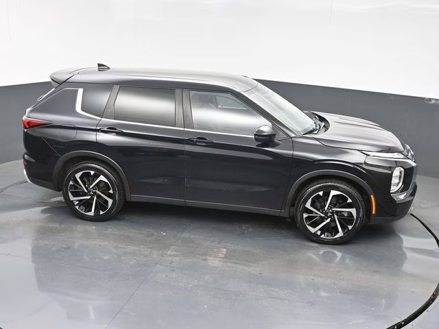 2022 Black Diamond Mitsubishi Outlander SE 4X4 SUV