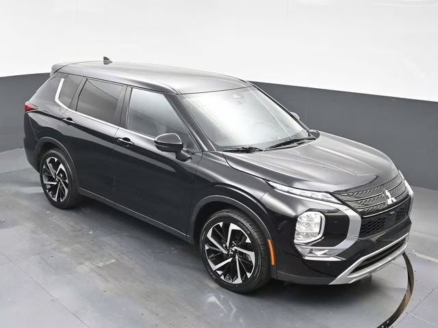 2022 Black Diamond Mitsubishi Outlander SE 4X4 SUV