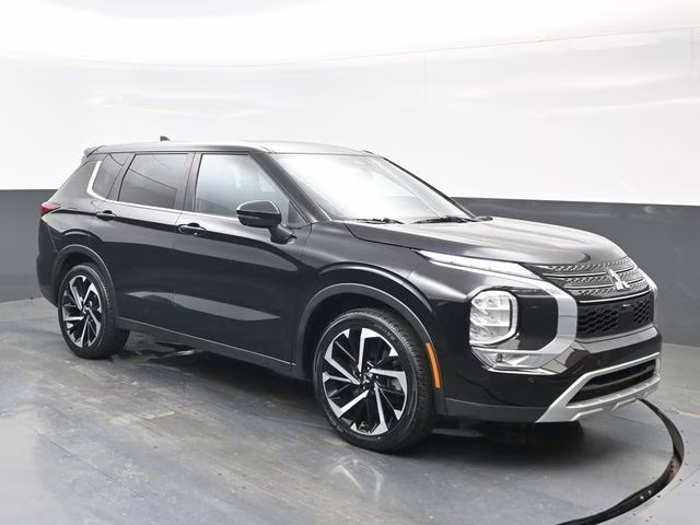 2022 Black Diamond Mitsubishi Outlander SE 4X4 SUV