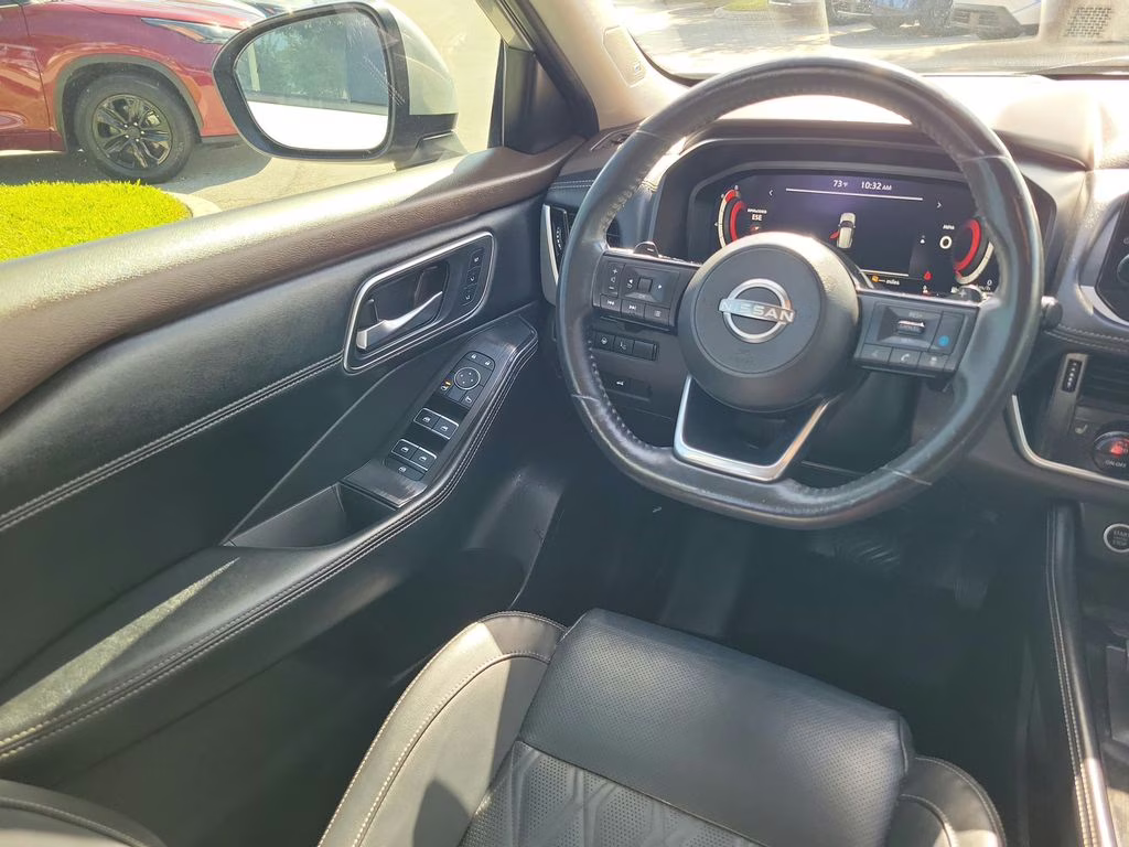 2022 Brilliant Silver Metallic Nissan Rogue Platinum AWD SUV