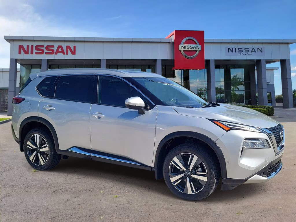 2022 Brilliant Silver Metallic Nissan Rogue Platinum AWD SUV