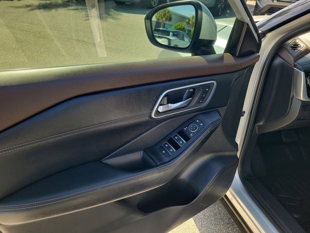 2022 Brilliant Silver Metallic Nissan Rogue Platinum AWD SUV