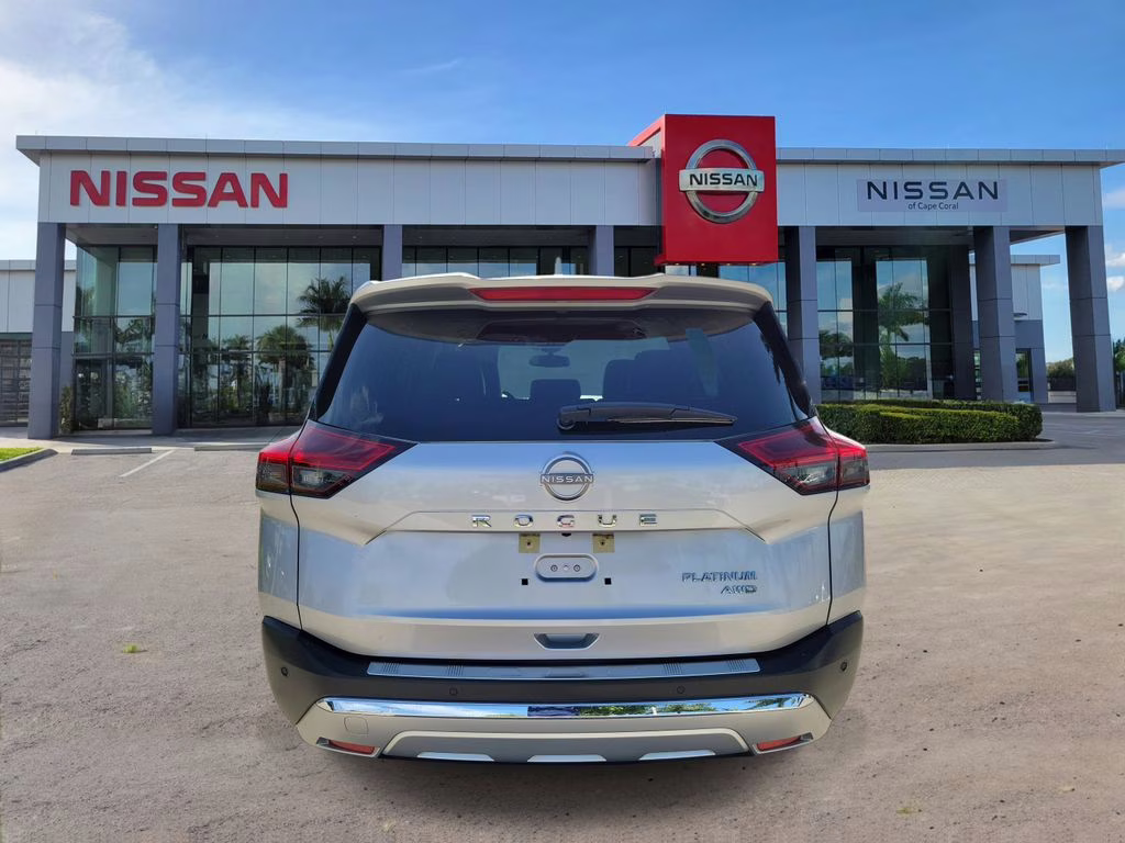 2022 Brilliant Silver Metallic Nissan Rogue Platinum AWD SUV