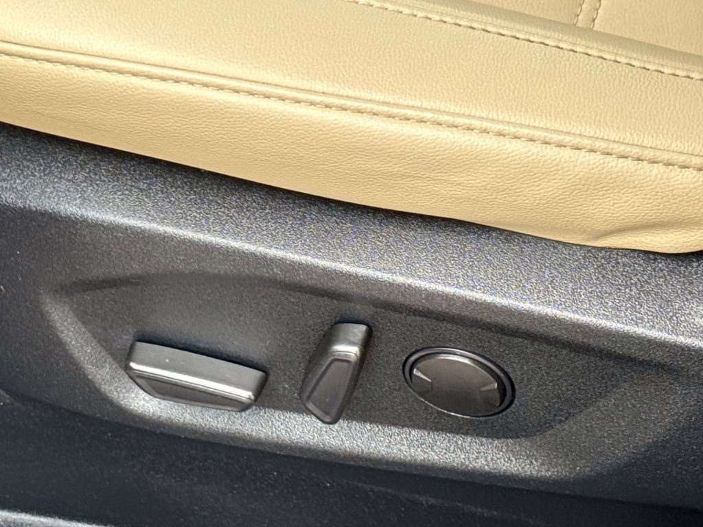 2020 Rapid Red Metallic Tinted Clearcoat Ford Edge SEL FWD SUV