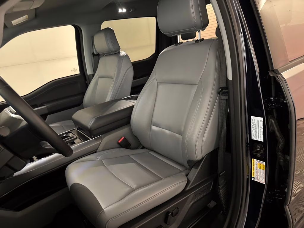 2025 Antimatter Blue Metallic Ford F-150 Lightning Flash AWD Truck