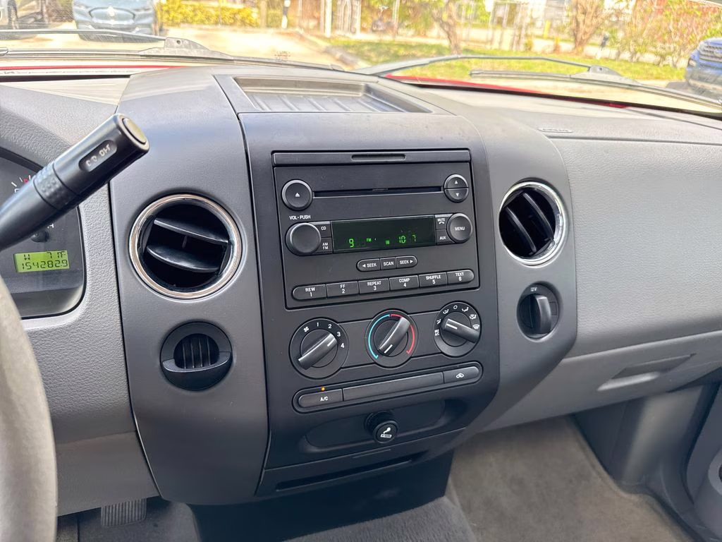 2006 Bright Red Clearcoat Ford F-150 XL RWD Truck