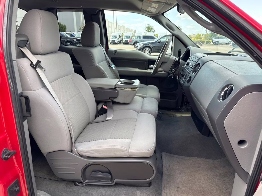 2006 Bright Red Clearcoat Ford F-150 XL RWD Truck