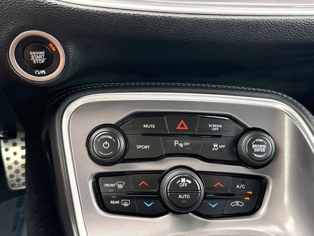 2020 Granite Pearlcoat Dodge Challenger R/T RWD Coupe