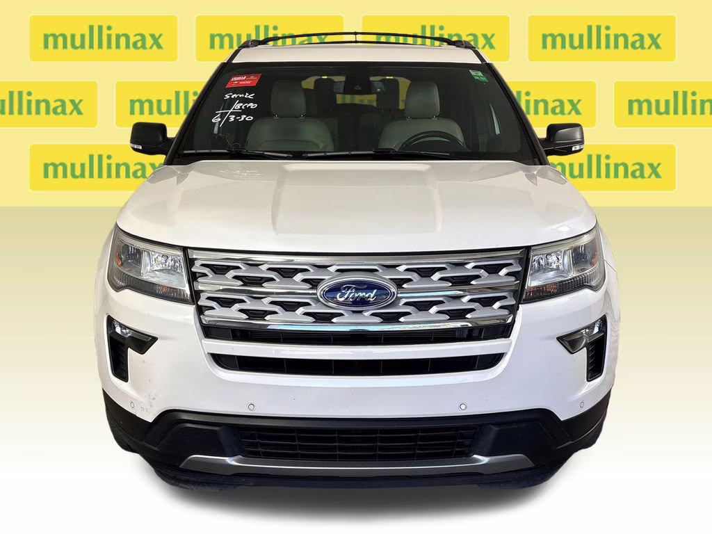 2019 White Platinum Clearcoat Metallic Ford Explorer XLT 4X4 SUV