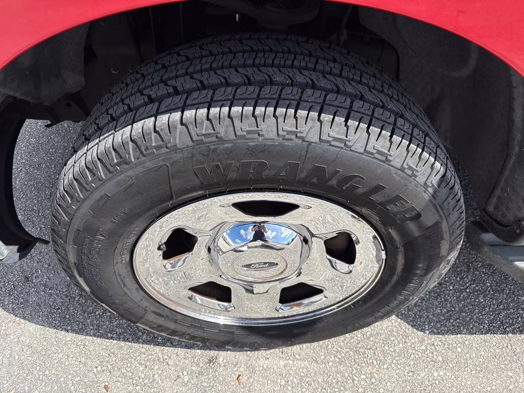 2006 Bright Red Clearcoat Ford F-150 XL RWD Truck