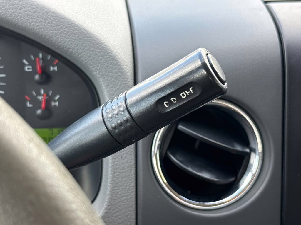 2006 Bright Red Clearcoat Ford F-150 XL RWD Truck