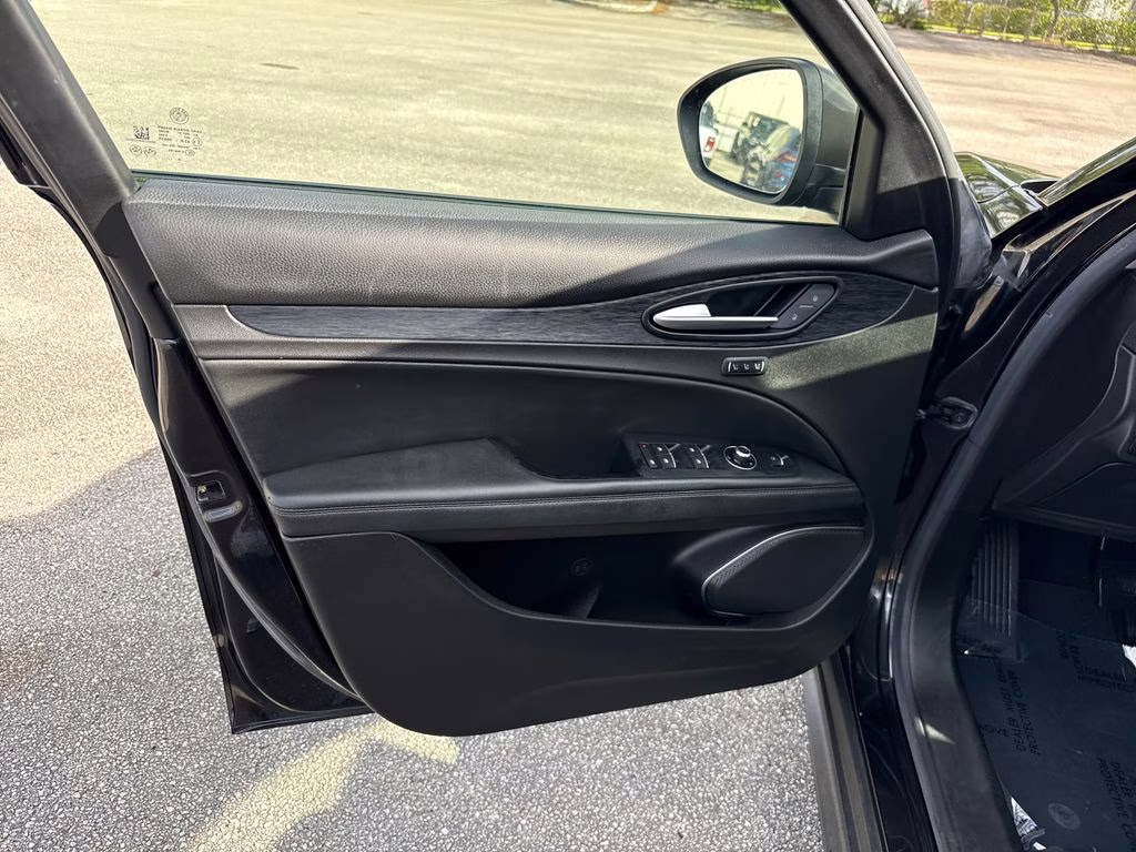 2021 Vulcano Black Metallic Alfa Romeo Stelvio Sprint RWD SUV