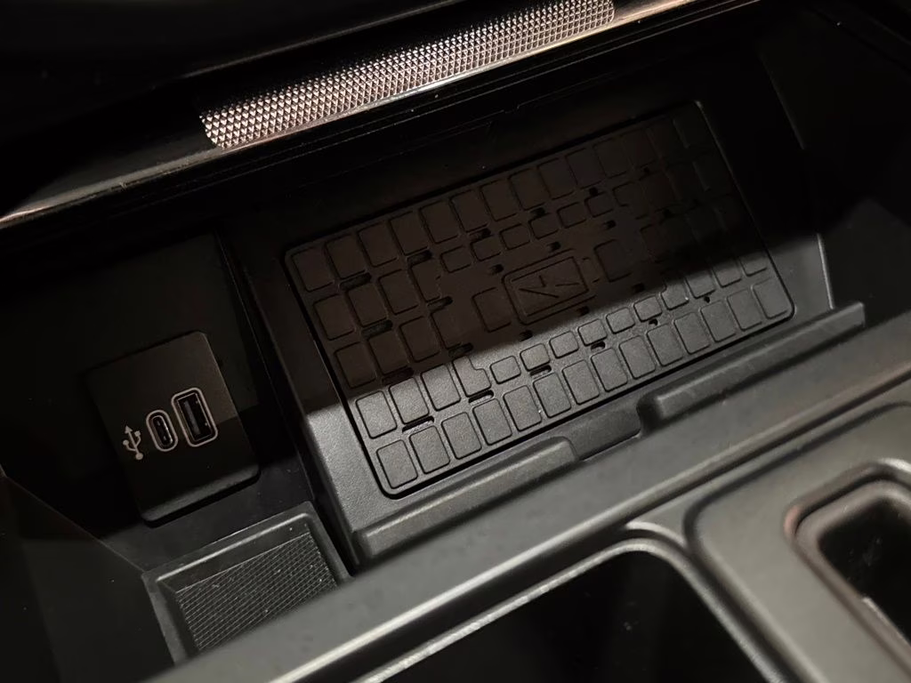 2025 Oxford White Ford F-150 Lightning Flash AWD Truck