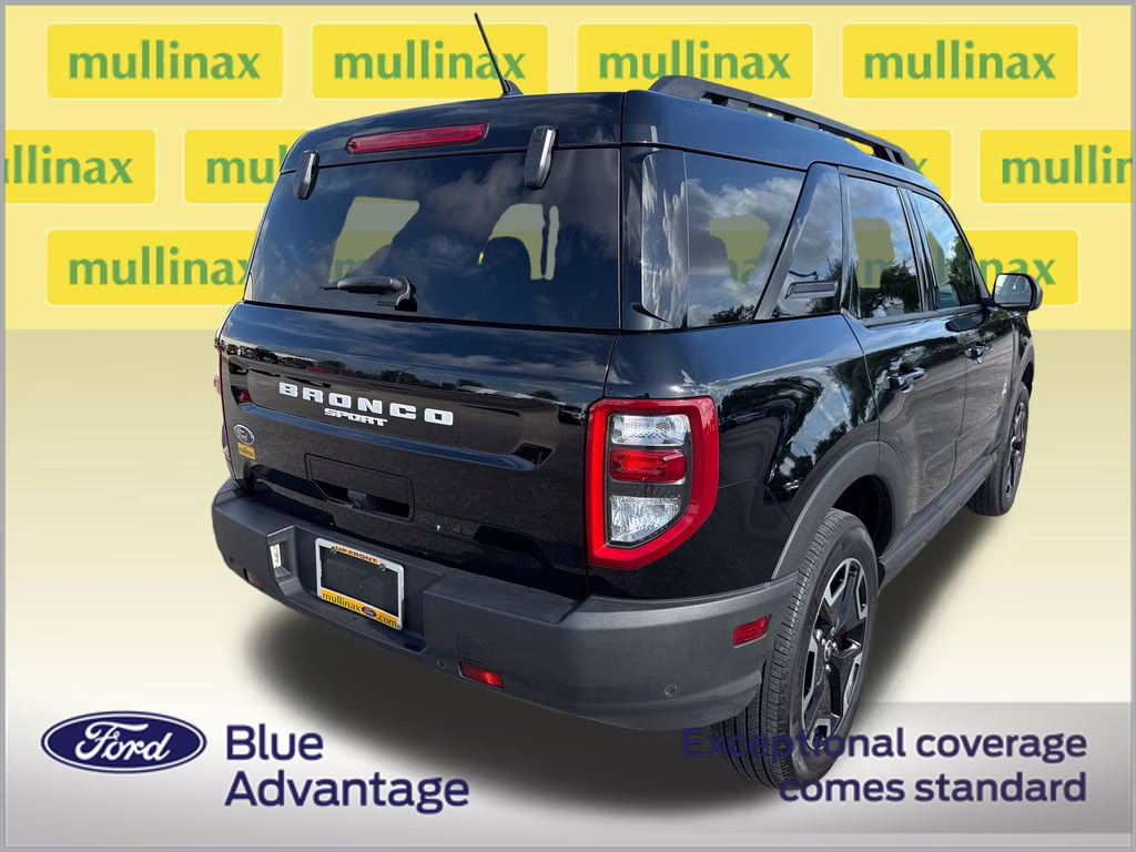 2022 Shadow Black Ford Bronco Sport Outer Banks 4X4 SUV