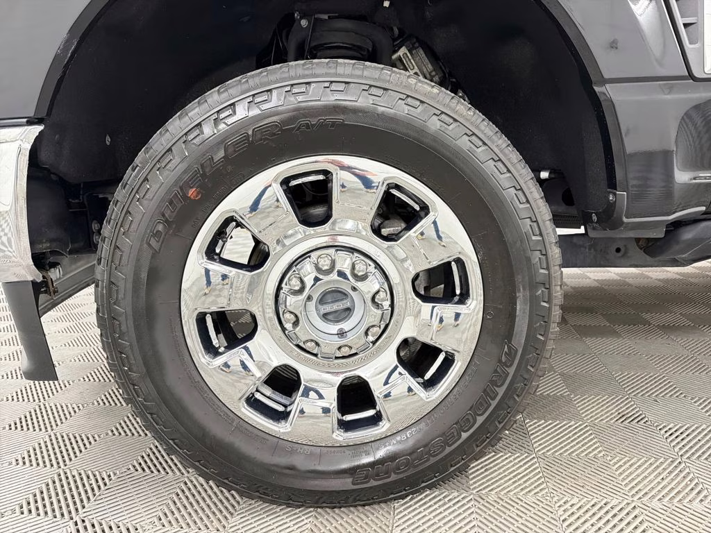 2024 Black Metallic Ford Super Duty F-250 SRW Lariat 4X4 Truck