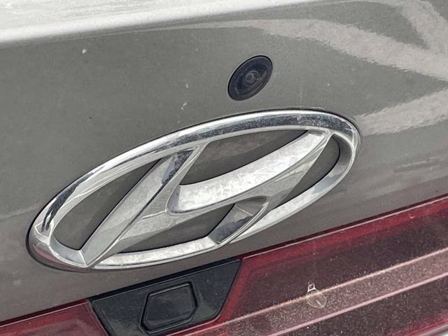 2023 Fluid Metal Hyundai Elantra SEL FWD Sedan