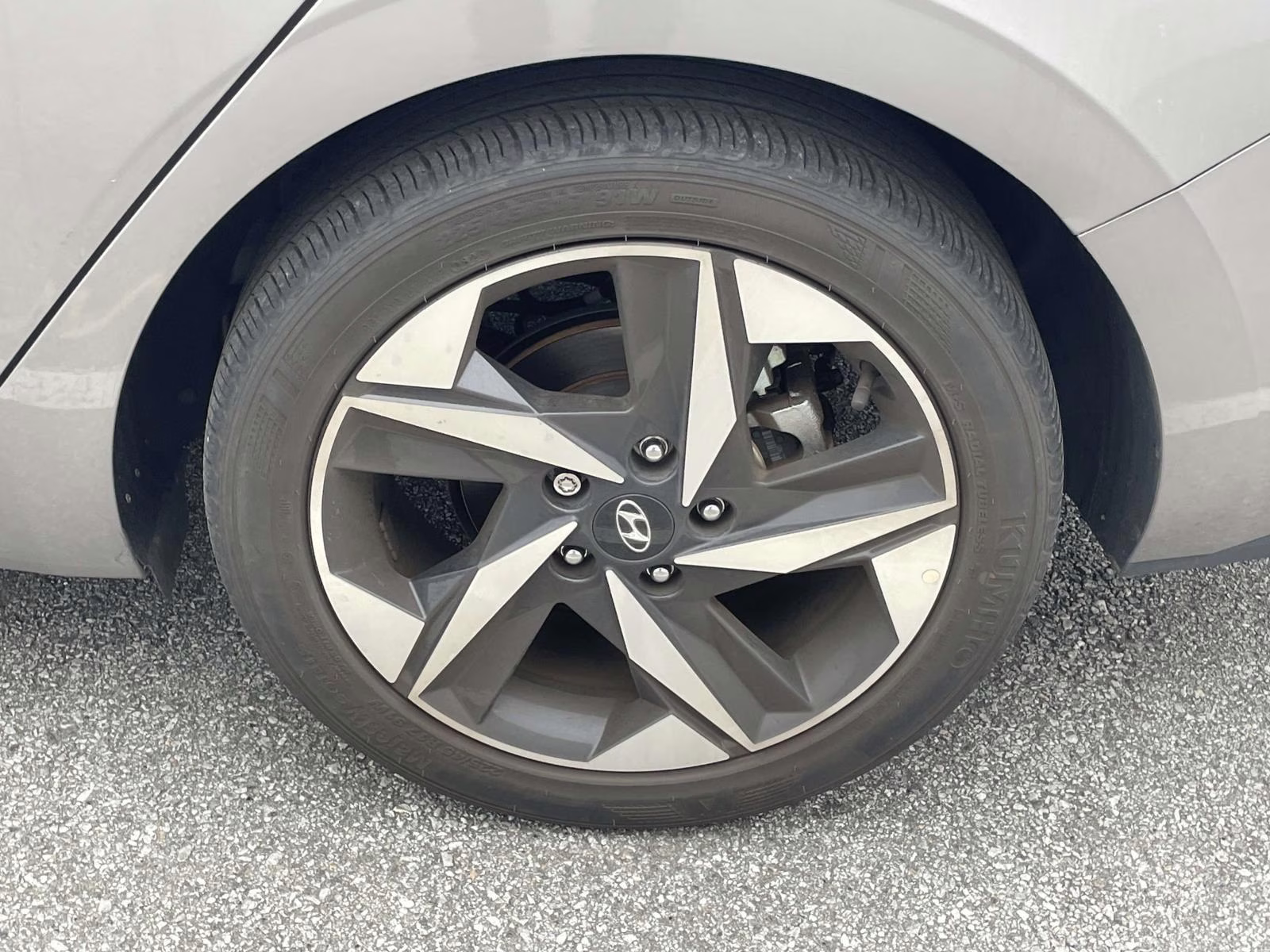 2023 Fluid Metal Hyundai Elantra SEL FWD Sedan