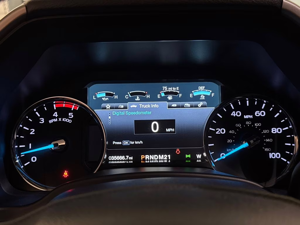 2018 White Gold Metallic Ford Super Duty F-250 SRW Lariat 4X4 Truck