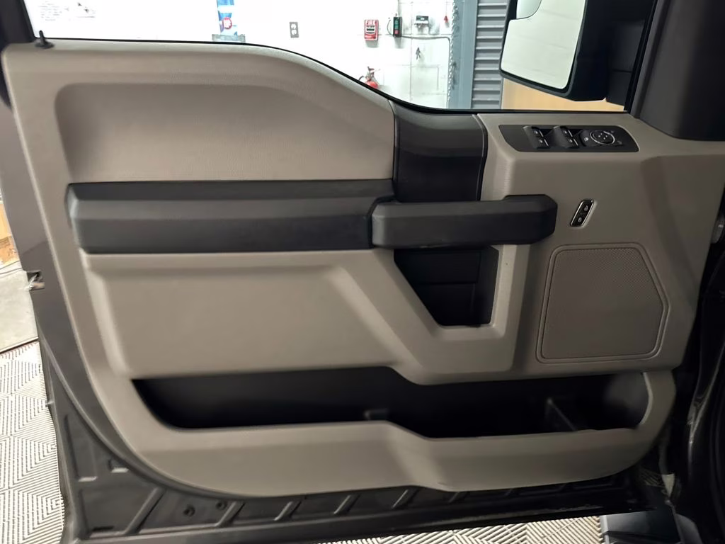 2020 Magnetic Metallic Ford F-150 XL 4X4 Truck