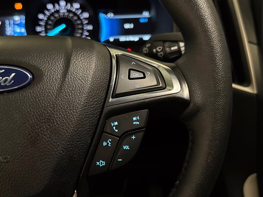 2024 Gray Metallic Ford Edge SEL AWD SUV