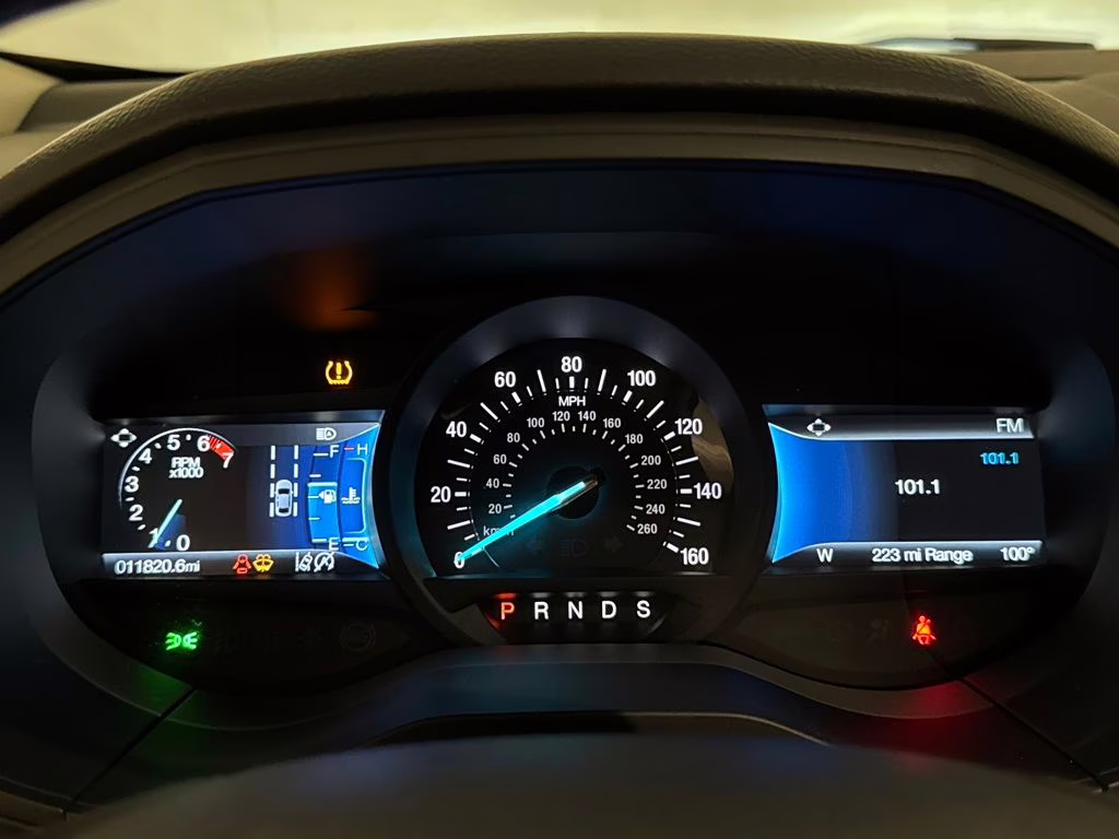 2024 Gray Metallic Ford Edge SEL AWD SUV