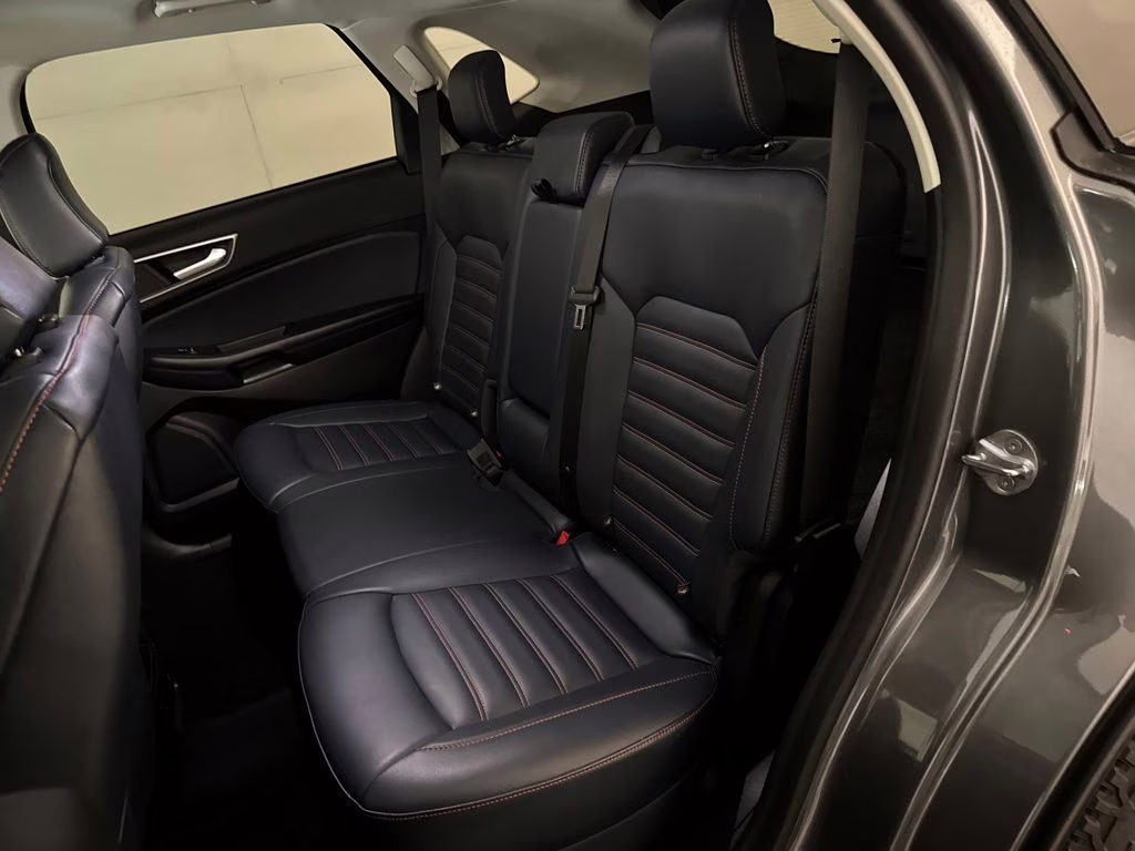 2024 Gray Metallic Ford Edge SEL AWD SUV