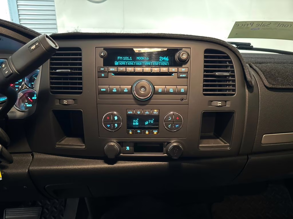 2011 Taupe Gray Metallic Chevrolet Silverado 1500 LT RWD Truck