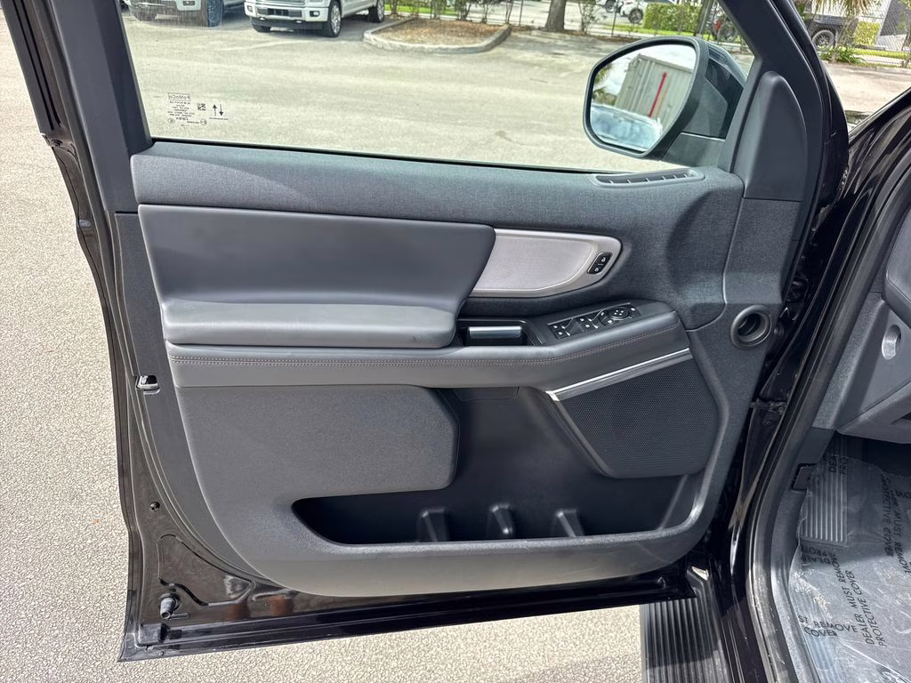 2025 Agate Black Metallic Ford Expedition Active RWD SUV