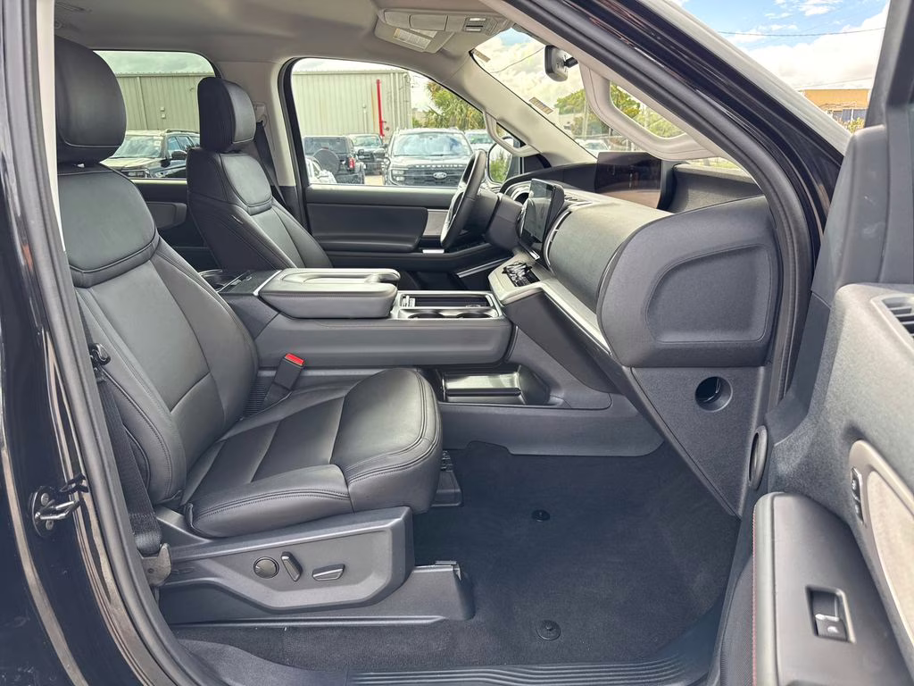 2025 Agate Black Metallic Ford Expedition Active RWD SUV