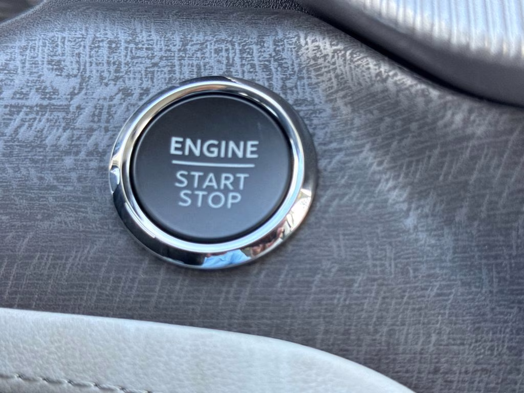 2026 Star White Metallic Tri-Coat Ford Explorer Platinum 4X4 SUV