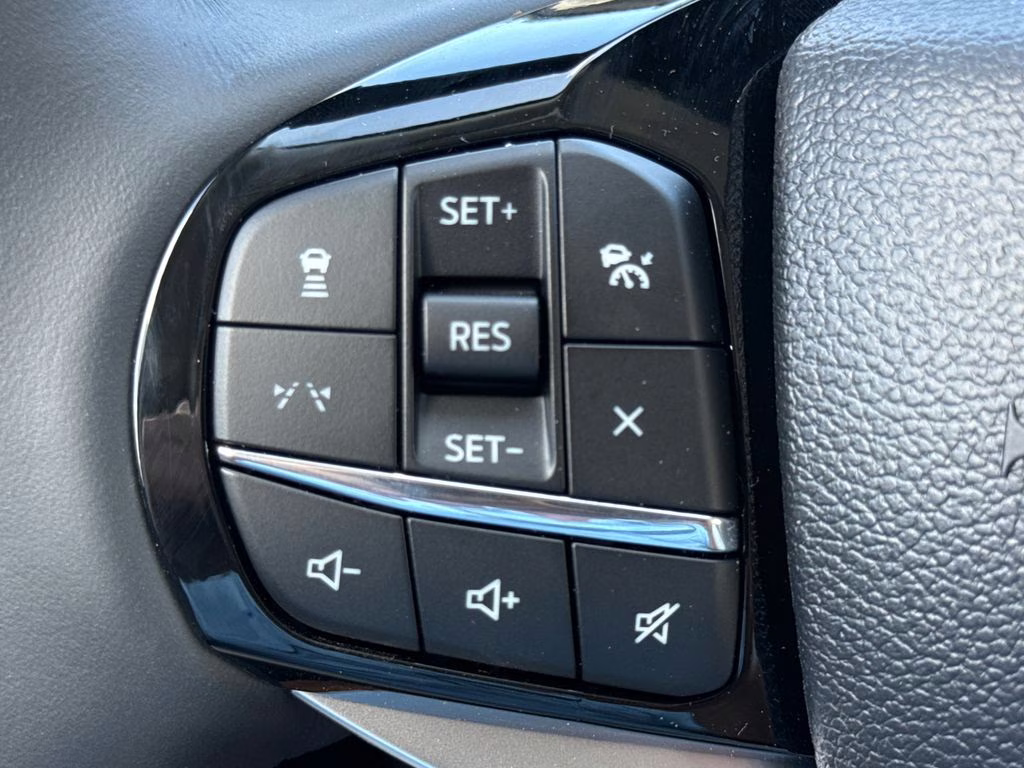 2026 Star White Metallic Tri-Coat Ford Explorer Platinum 4X4 SUV