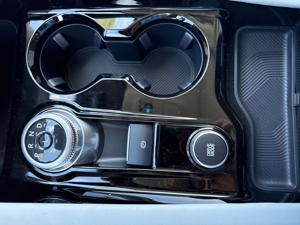 2026 Star White Metallic Tri-Coat Ford Explorer Platinum 4X4 SUV