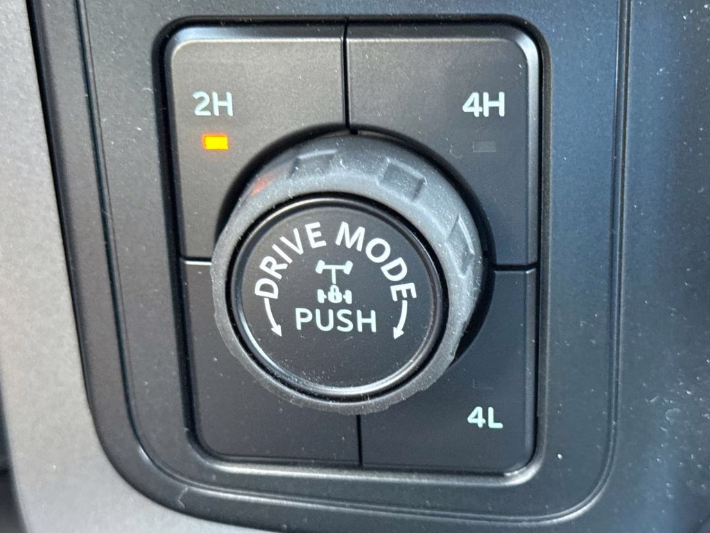 2026 Avalanche Ford F-150 XLT 4X4 Truck