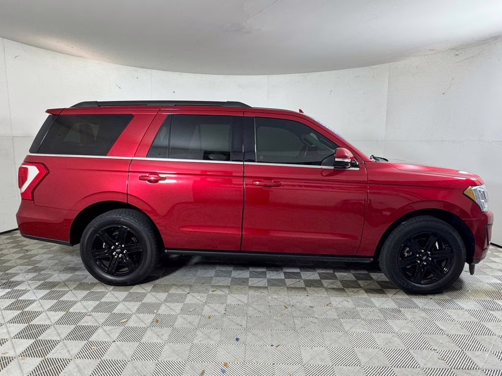 2021 Red Metallic Ford Expedition XLT RWD SUV