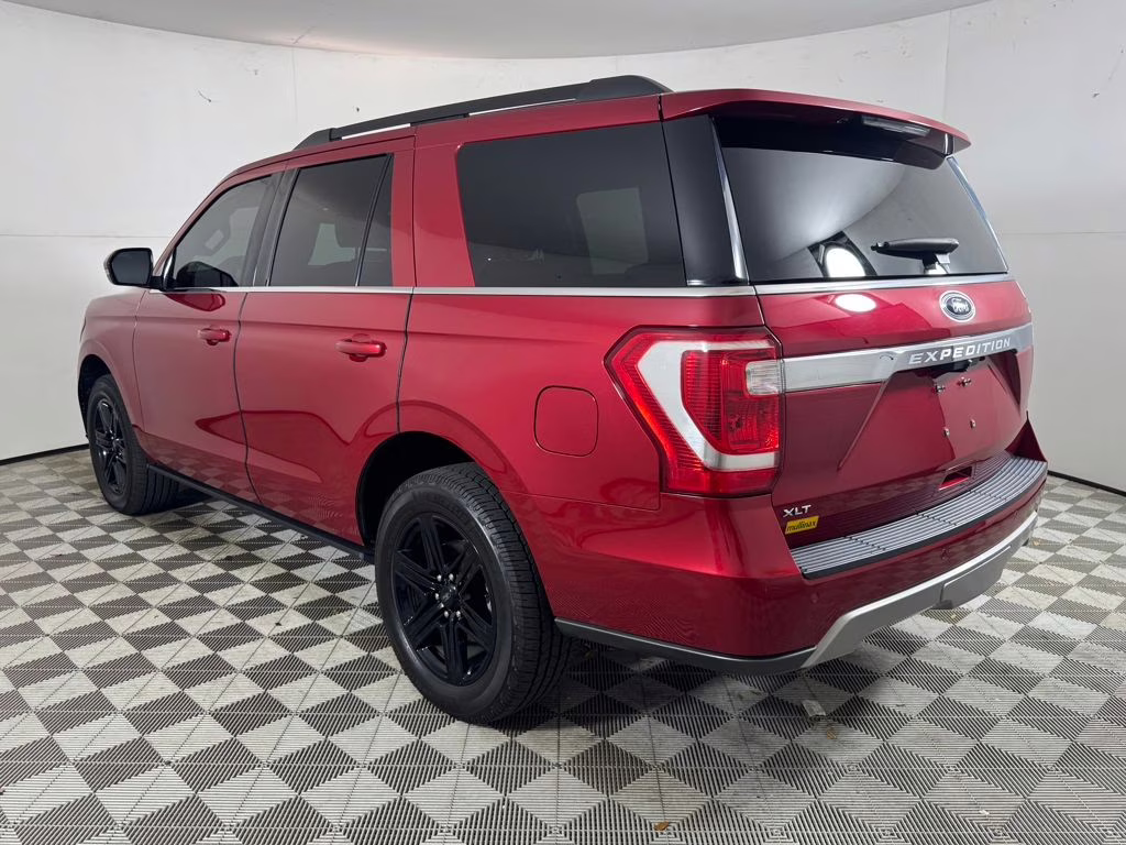 2021 Red Metallic Ford Expedition XLT RWD SUV