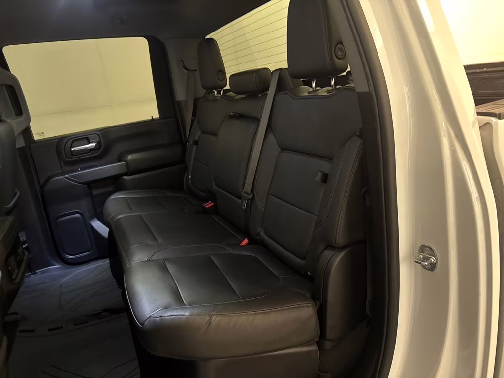 2022 Summit White Chevrolet Silverado 2500HD Custom 4X4 Truck