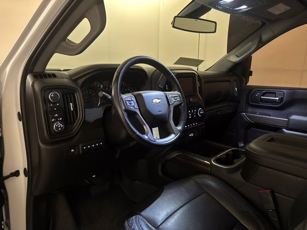 2022 Summit White Chevrolet Silverado 2500HD Custom 4X4 Truck