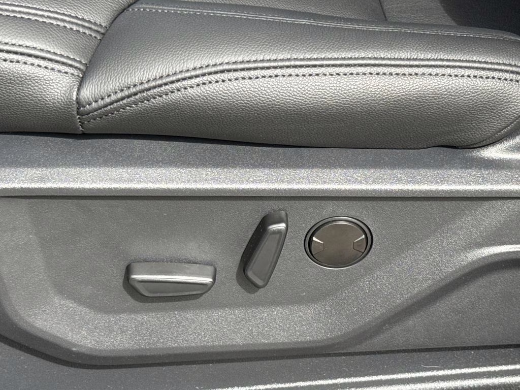 2025 Agate Black Metallic Ford Expedition Active RWD SUV