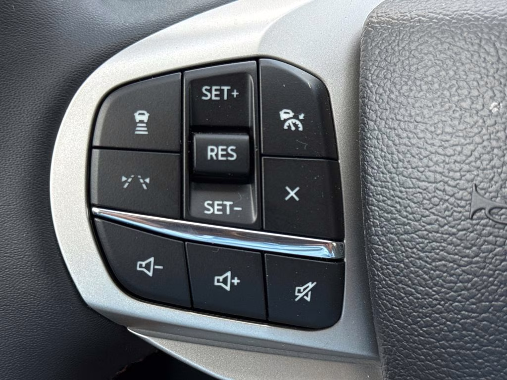 2026 Star White Metallic Tri-Coat Ford Explorer Active RWD SUV