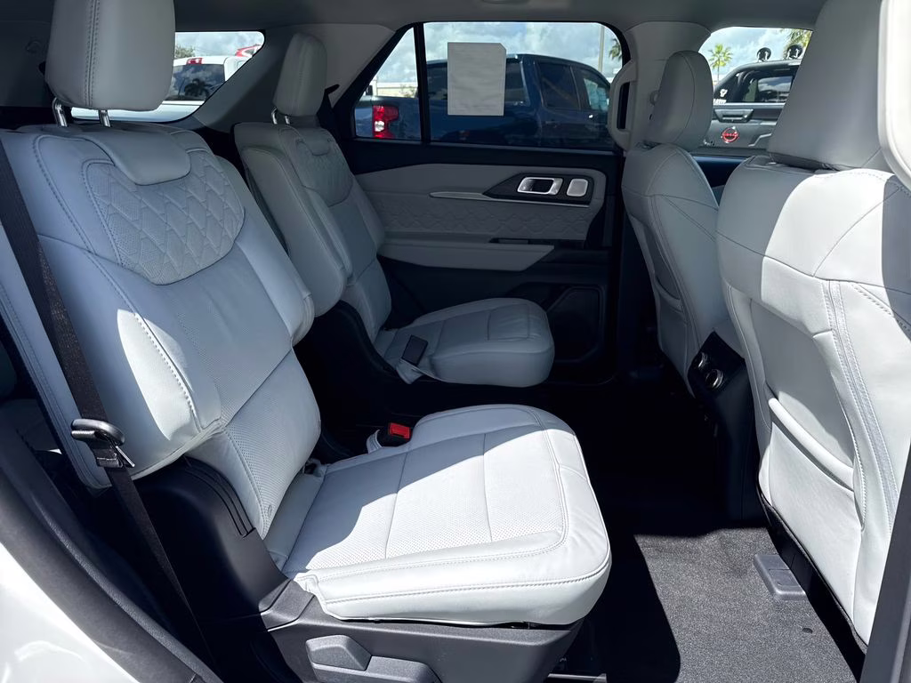 2026 Star White Metallic Tri-Coat Ford Explorer Platinum 4X4 SUV