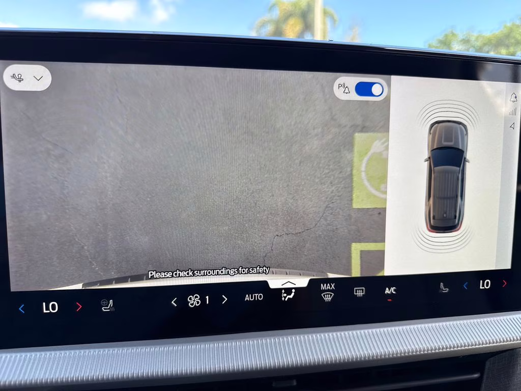 2026 Star White Metallic Tri-Coat Ford Explorer Platinum 4X4 SUV