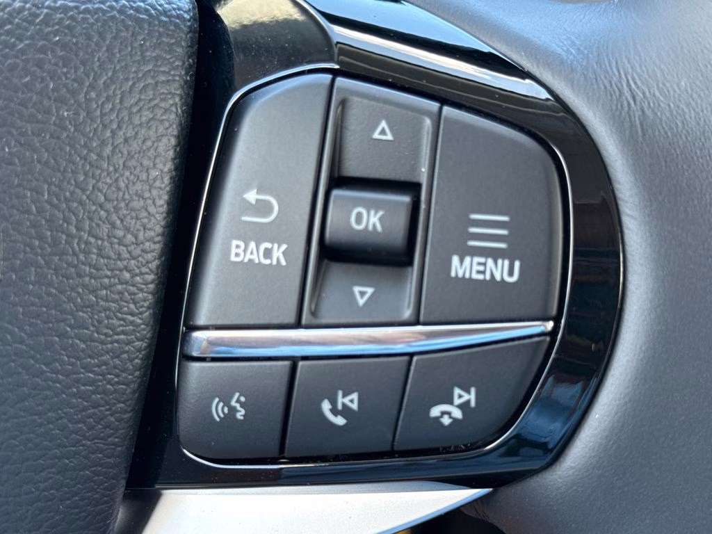 2026 Star White Metallic Tri-Coat Ford Explorer Platinum 4X4 SUV