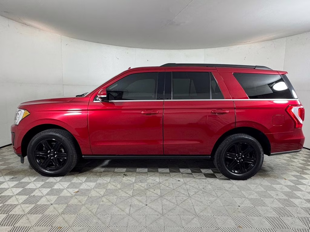 2021 Red Metallic Ford Expedition XLT RWD SUV