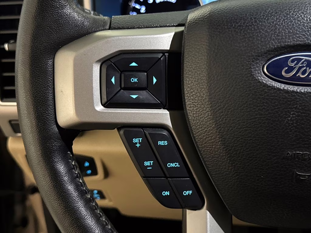 2018 White Gold Metallic Ford Super Duty F-250 SRW Lariat 4X4 Truck